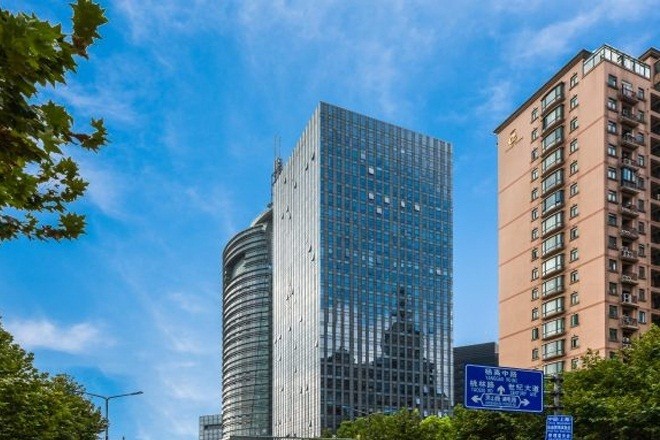 上海的商业地产开始迎来显著复苏，写字楼市场租金三年来首次上涨
