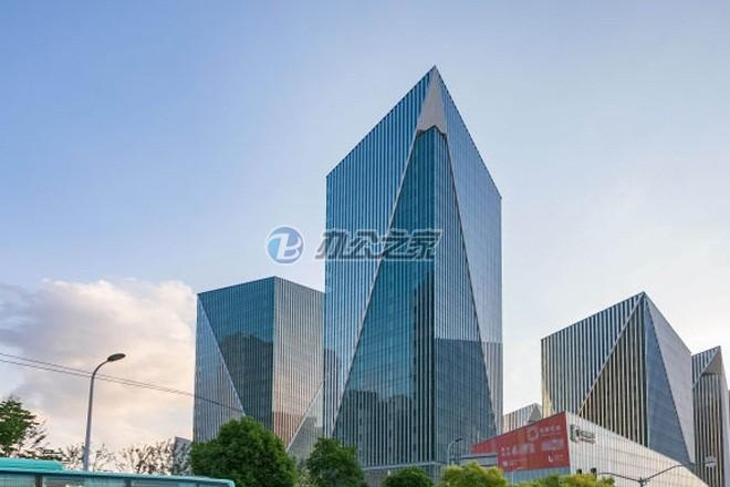 22"沈阳的一栋建筑在网络上很受欢迎，被评为最丑的写字楼，晚上风景独特"