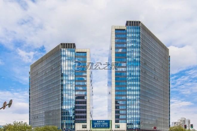 22"上海写字楼市场已经回到巅峰，最大的“租户”不再是金融业"