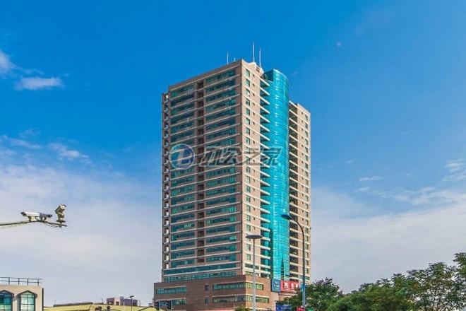 22"第一季度，上海核心商务区写字楼的去城市化进程加快，空置率降至10%以下"